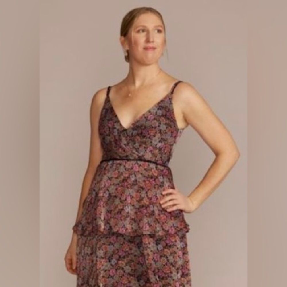 FLORAL PRINT TIERED
RUFFLED DRESS, ROSE,6 David’s Bridal